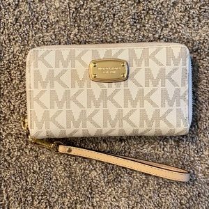 Michael Kors wallet/wristlet